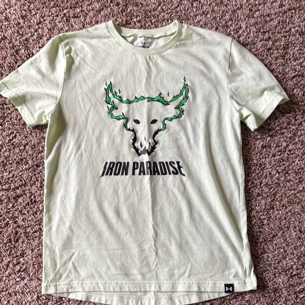 Under Armour Green Short Sleeve Tee with Graphic Design